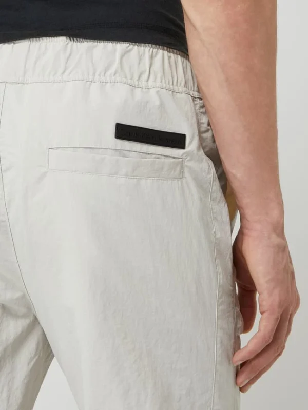 Calvin Klein Jeans Hose Im Utility-Look – Beige 4